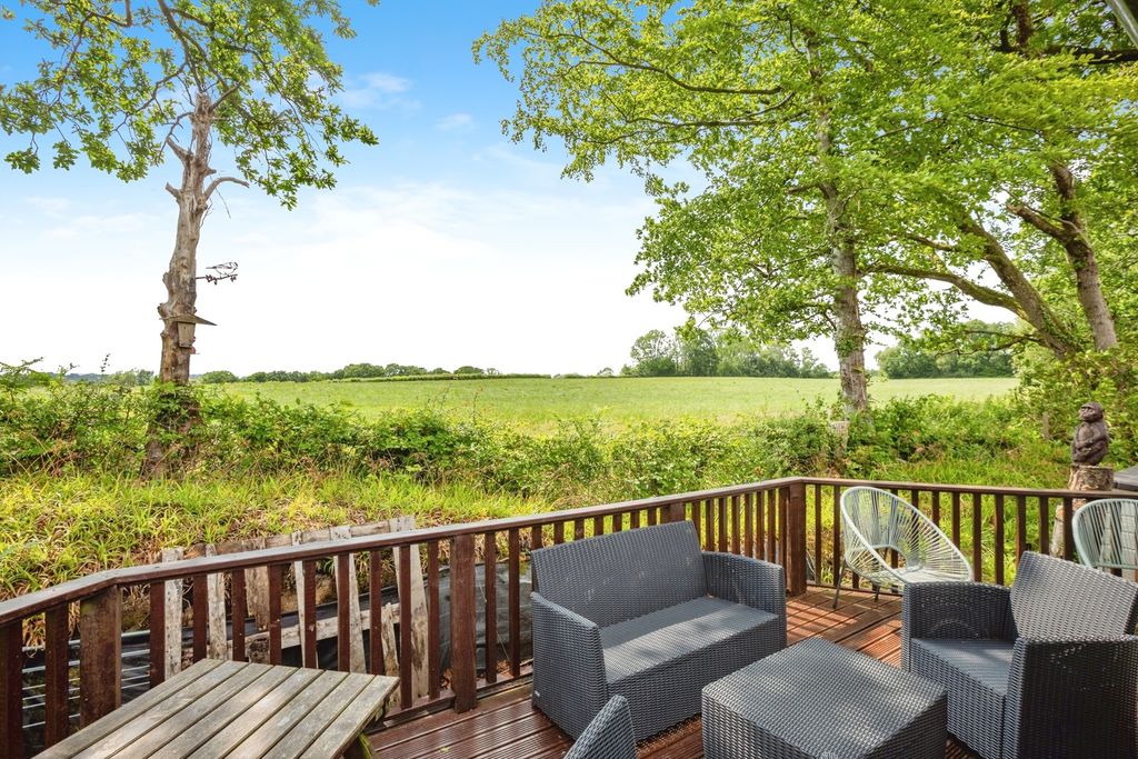 Property photo 2 of 17 Photo