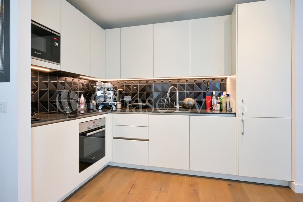 Property photo 2 of 15 Kitchen