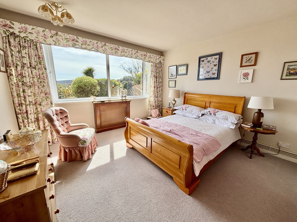 Property photo 3 of 10 Gallery