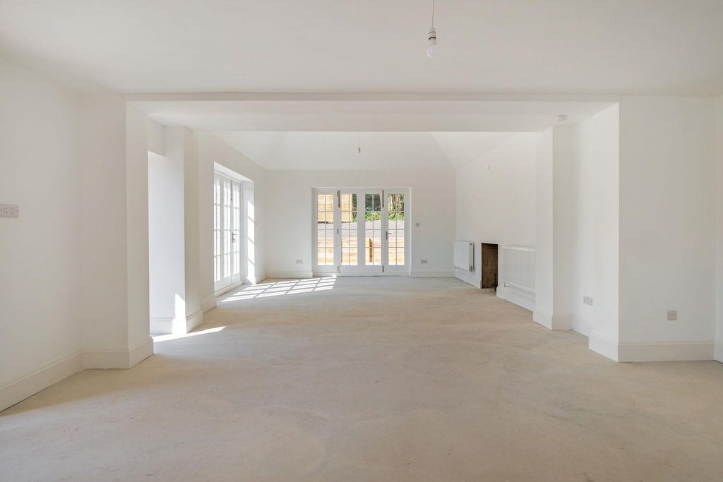 Property photo 3 of 17 Image