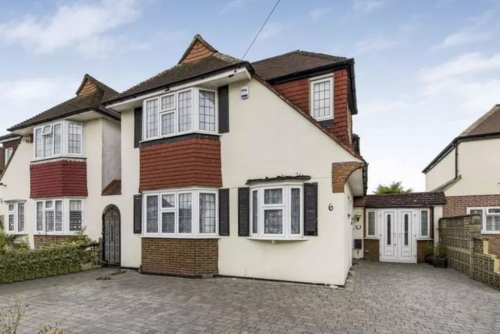 Property photo 1 of 12