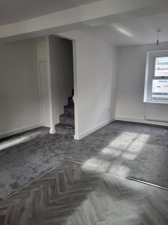 Property photo 2 of 15 5 Pleasant Street