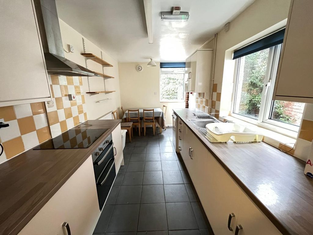 Property photo 3 of 24