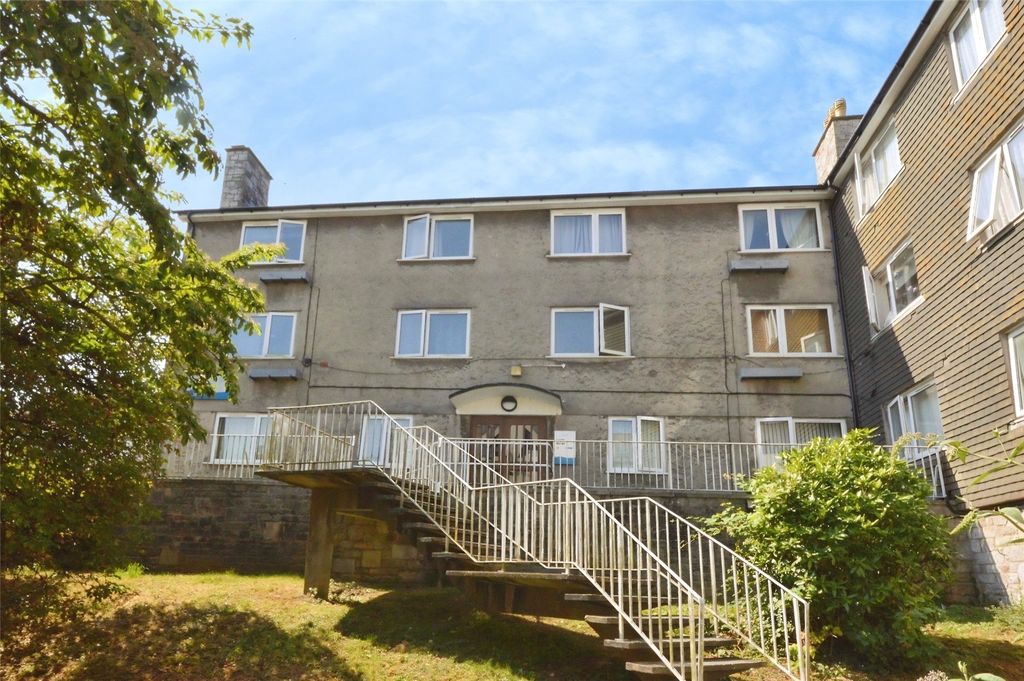 Property photo 2 of 12 Picture No. 11