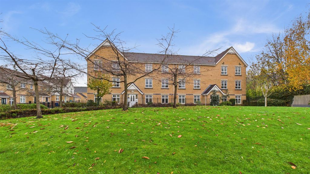 Property photo 1 of 11