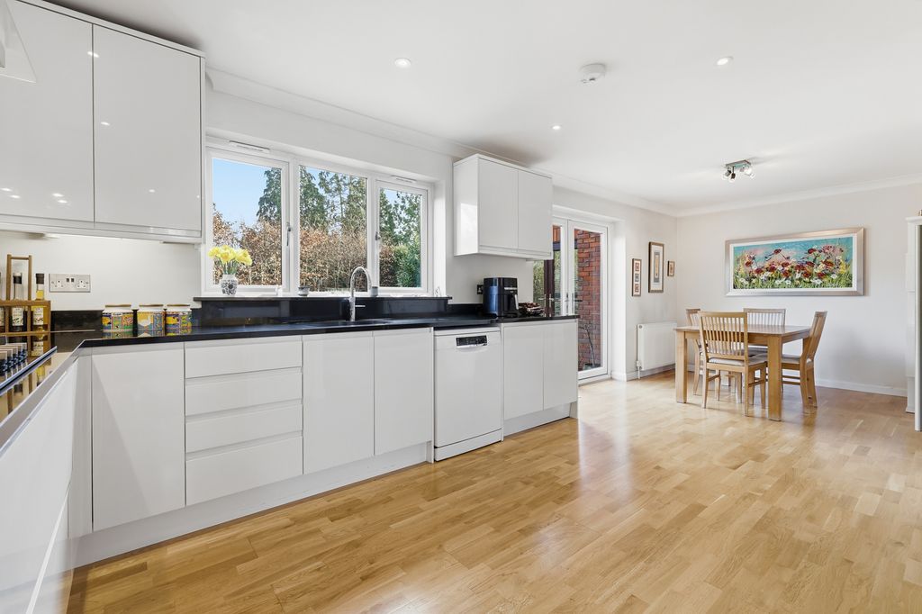 Property photo 3 of 24