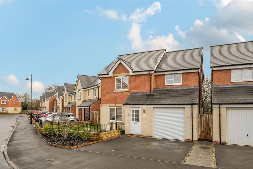 Property photo 1 of 18 697339Eada6F5-1403650-1-697232817d69A.Jpg