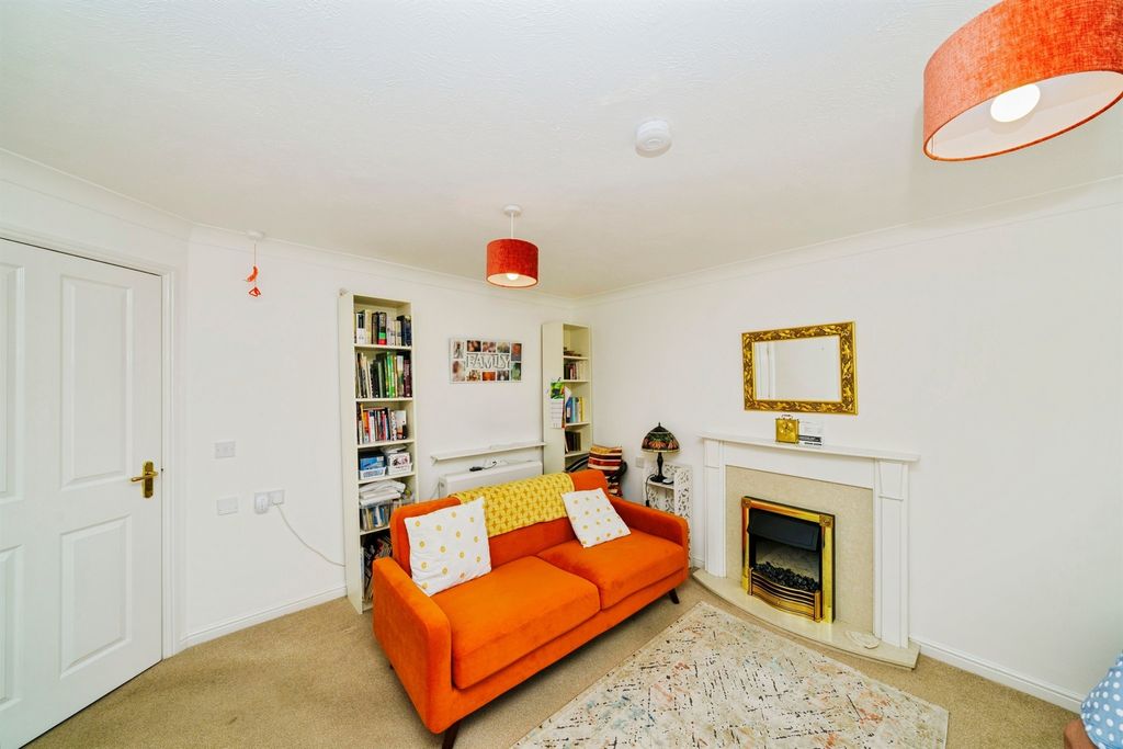 Property photo 3 of 14