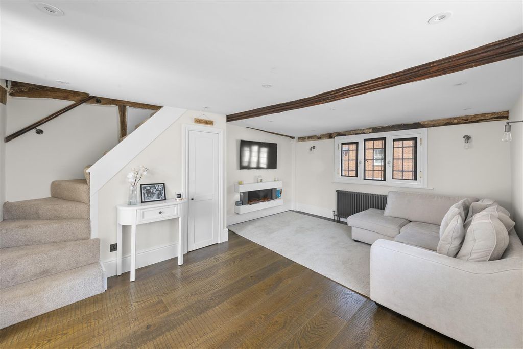 Property photo 2 of 14