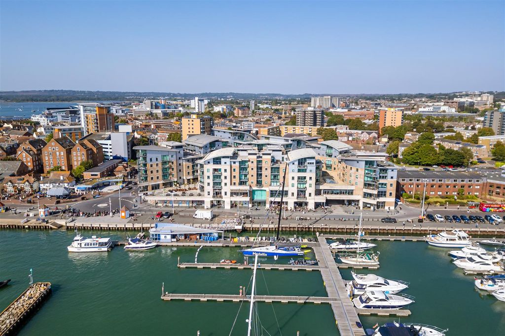 Property photo 1 of 16 86Dolphinquays-7.Jpg