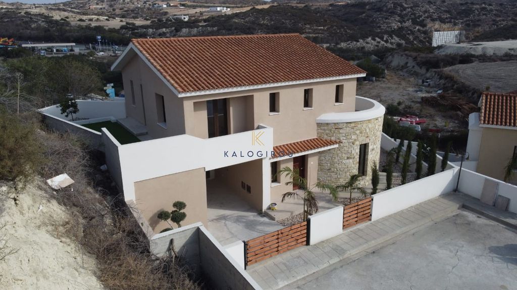 Property photo 2 of 6