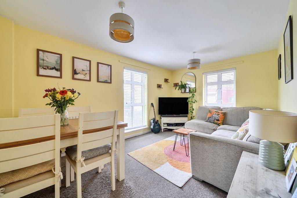 Property photo 2 of 15 1465655-1-6A1F45d...