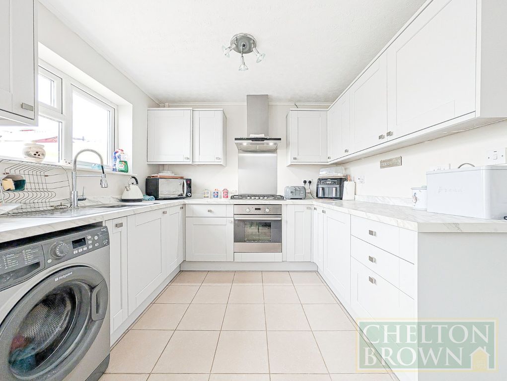 Property photo 3 of 39 Kitchen