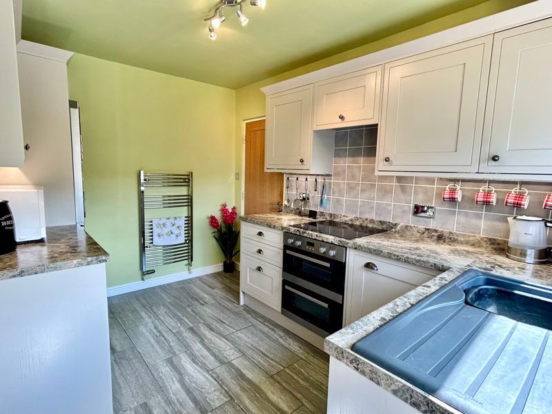 Property photo 3 of 13 Kitchen