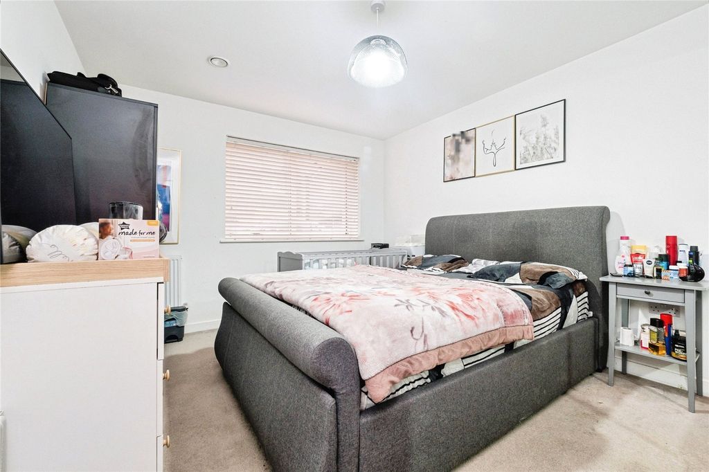 Property photo 3 of 23 Picture No. 21