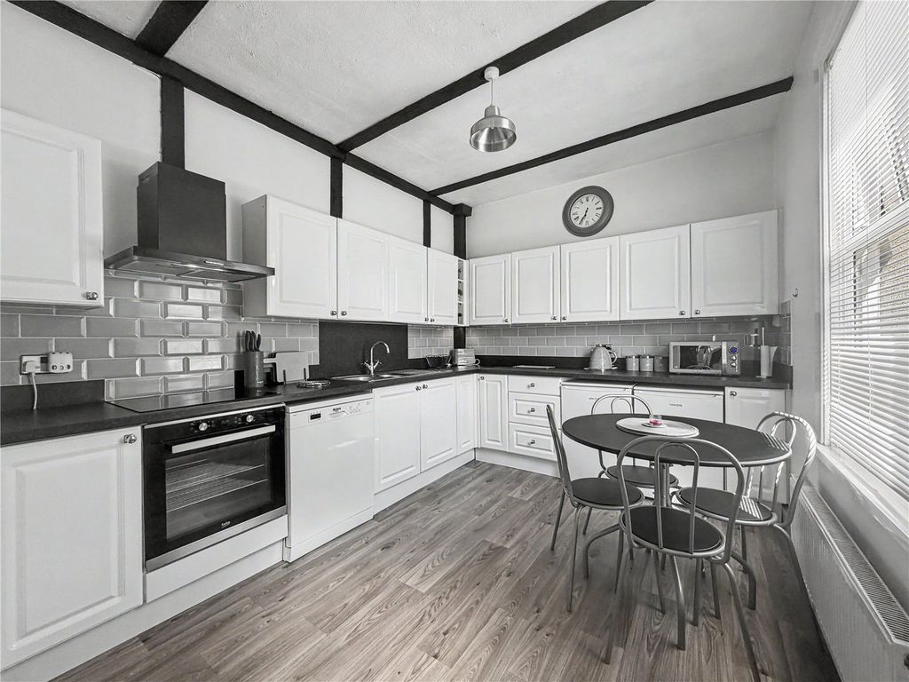 Property photo 3 of 18 Kitchen