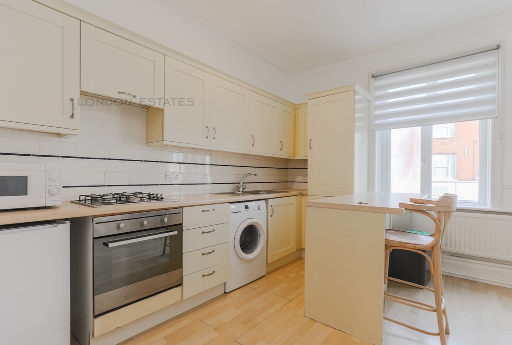 Property photo 3 of 7 Photo 5