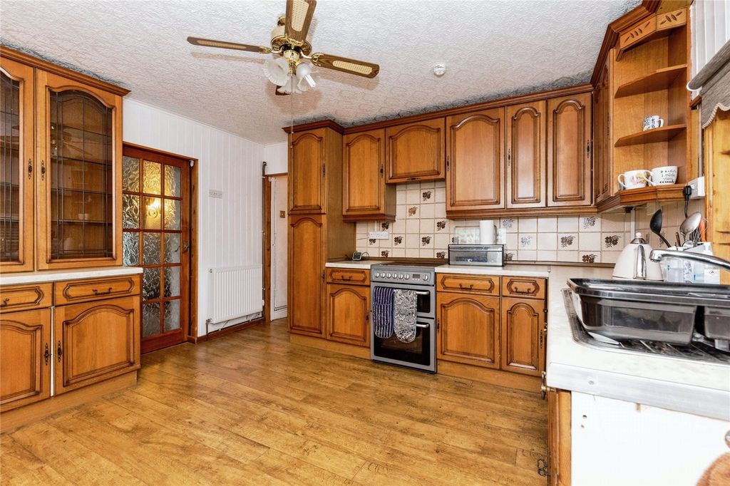 Property photo 3 of 17 Picture No. 12