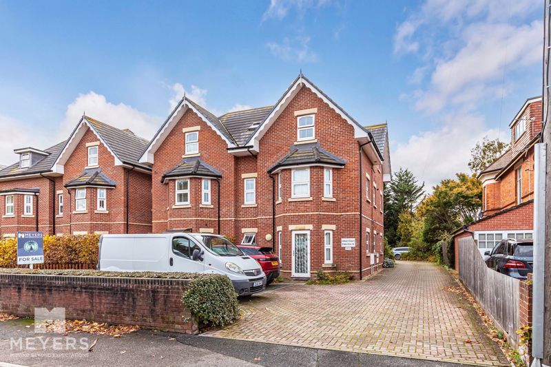 Property photo 1 of 12 Photo 12