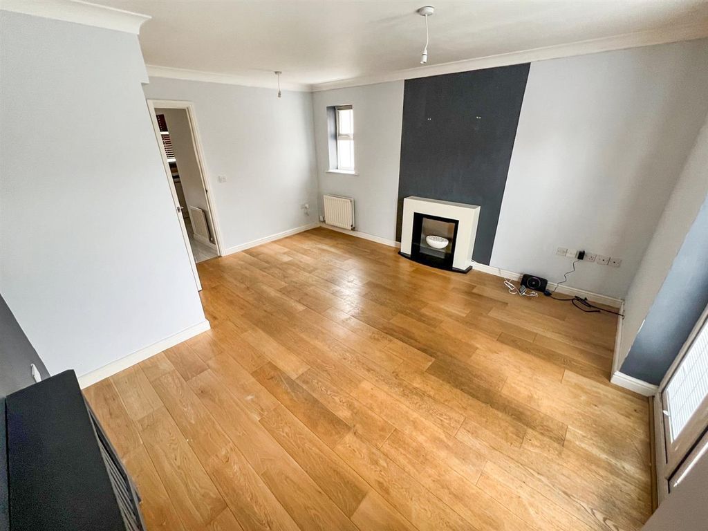 Property photo 2 of 17 Thumbnail_Img_9264.Jpg