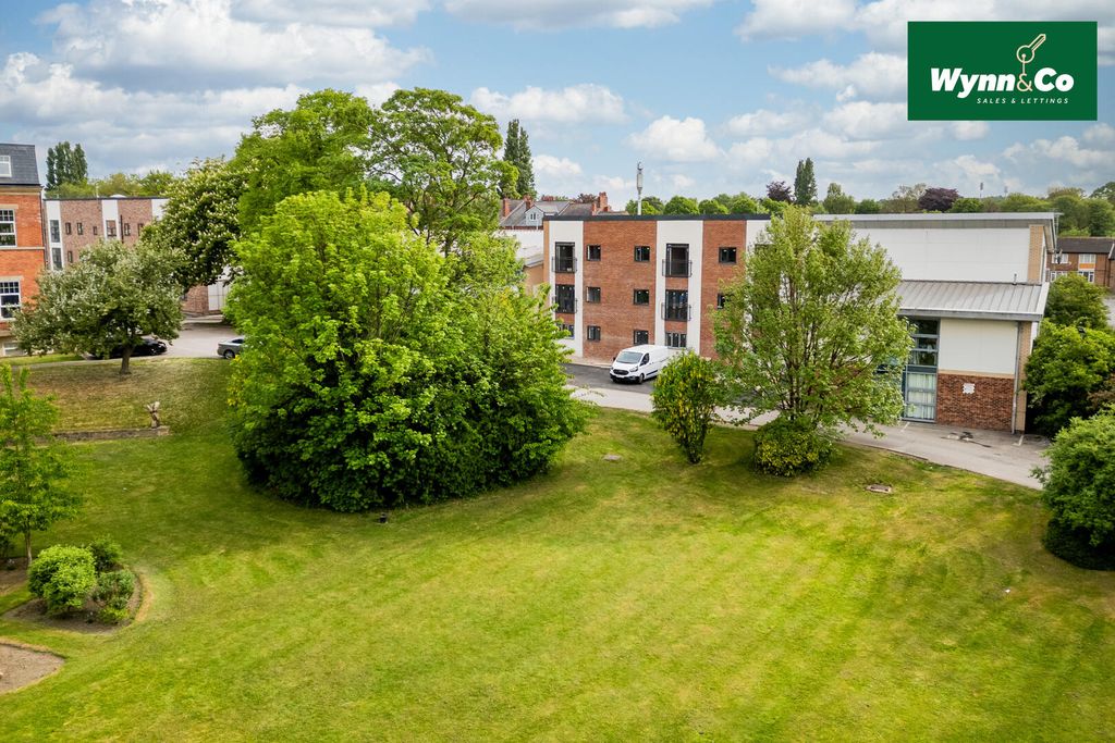 Property photo 1 of 9 Exterior