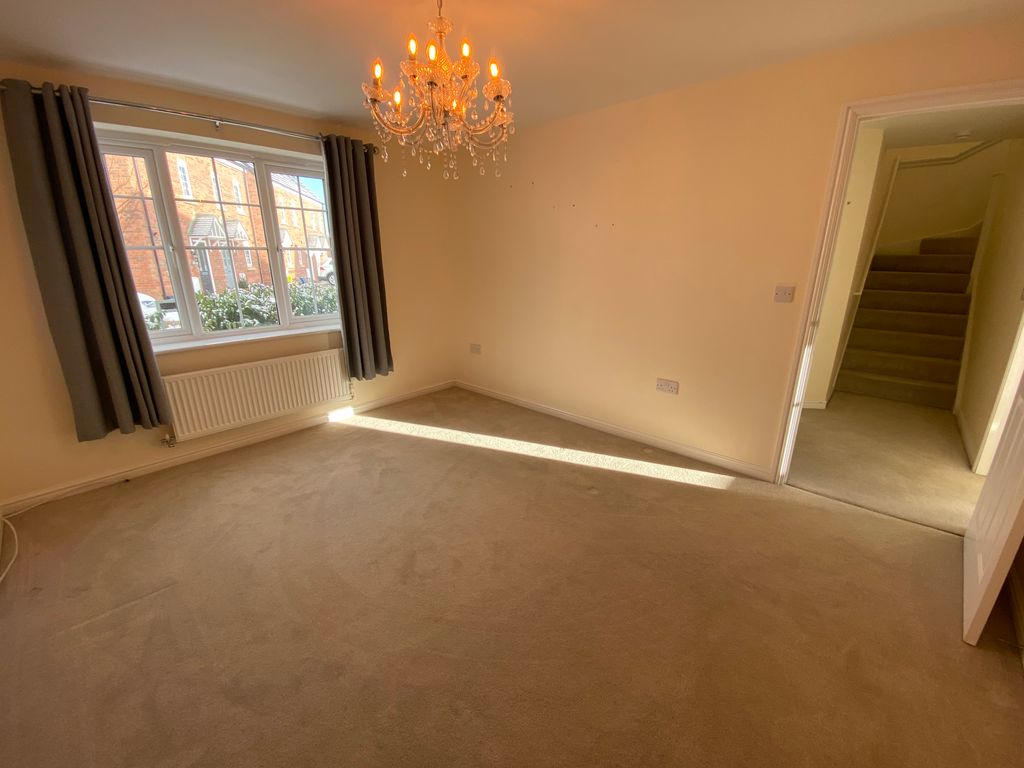 Property photo 3 of 19 Living Room