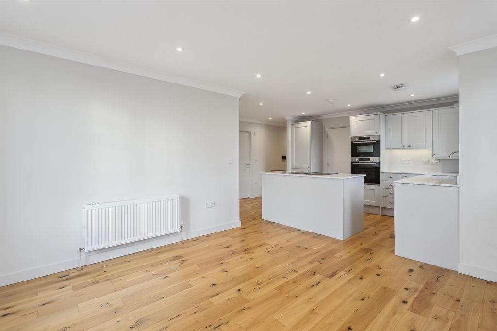 Property photo 2 of 9 Image