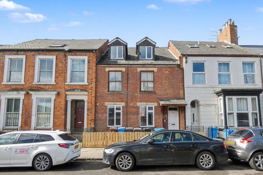 Property photo 1 of 15 Flats A, B And C, 169 Coltman Street, Hull, East Riding Of Yorkshire, Hu3 2Sq
