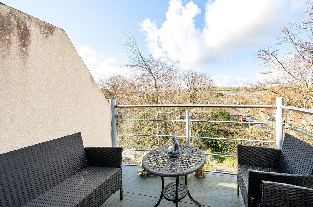 Property photo 2 of 18 1435201-6-69c407F...