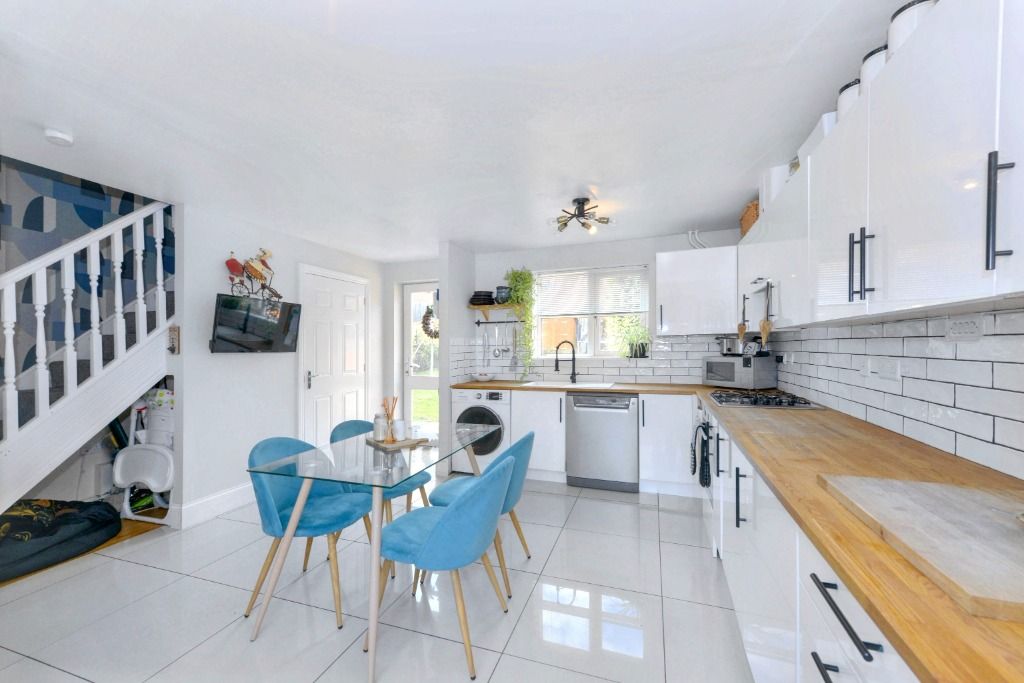 Property photo 2 of 20 3952575