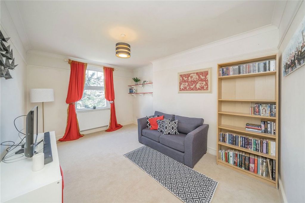 Property photo 1 of 8