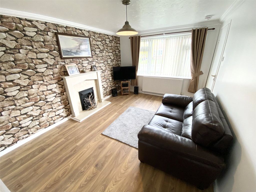 Property photo 3 of 15 Picture No. 01