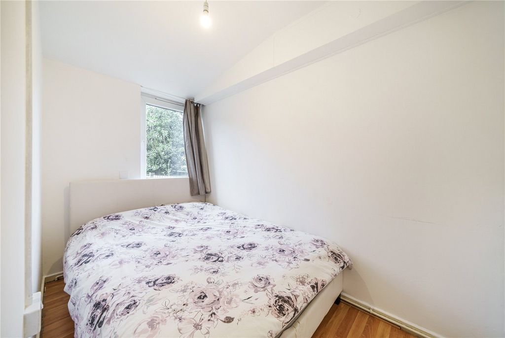 Property photo 2 of 10 Bedroom Part One
