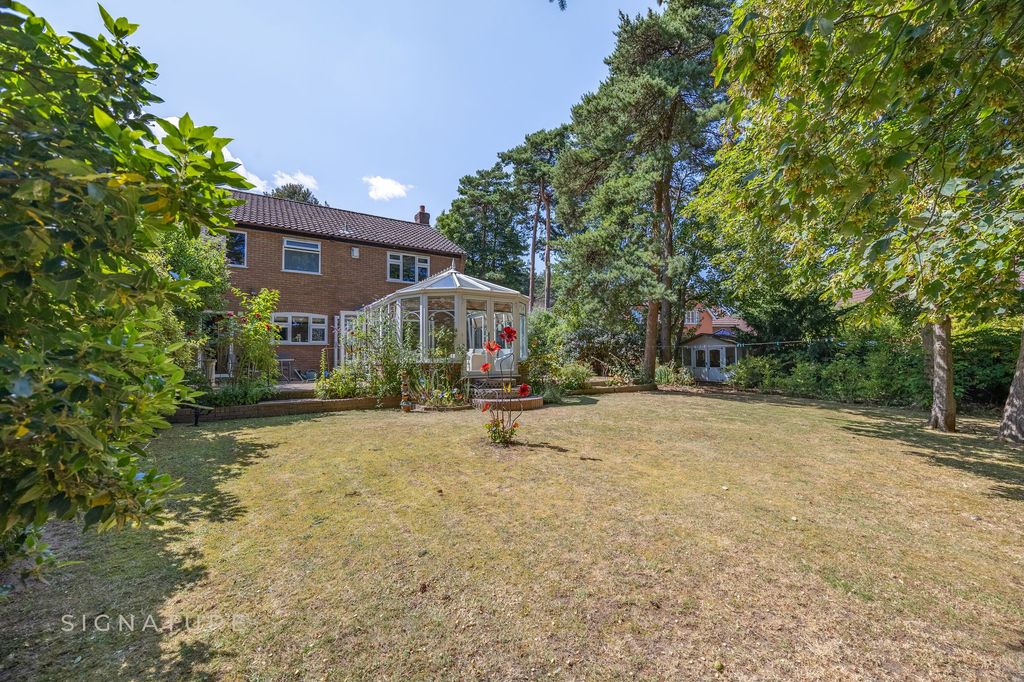 Property photo 2 of 21