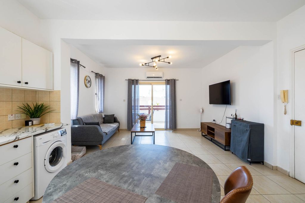 Property photo 1 of 27