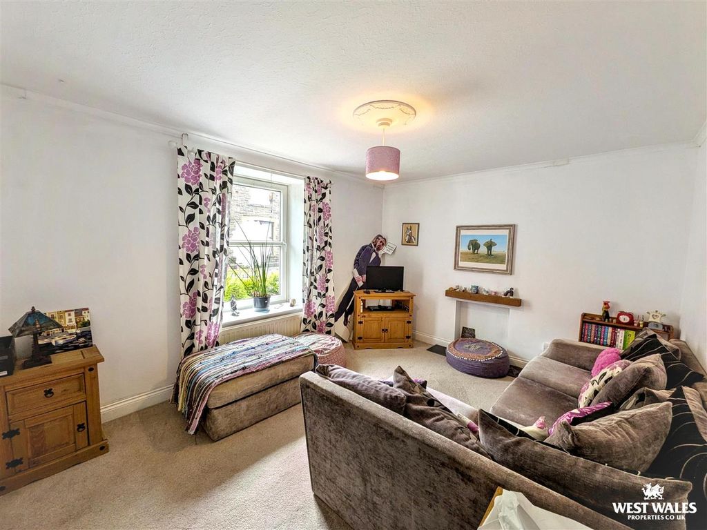 Property photo 3 of 25 20508.Jpg