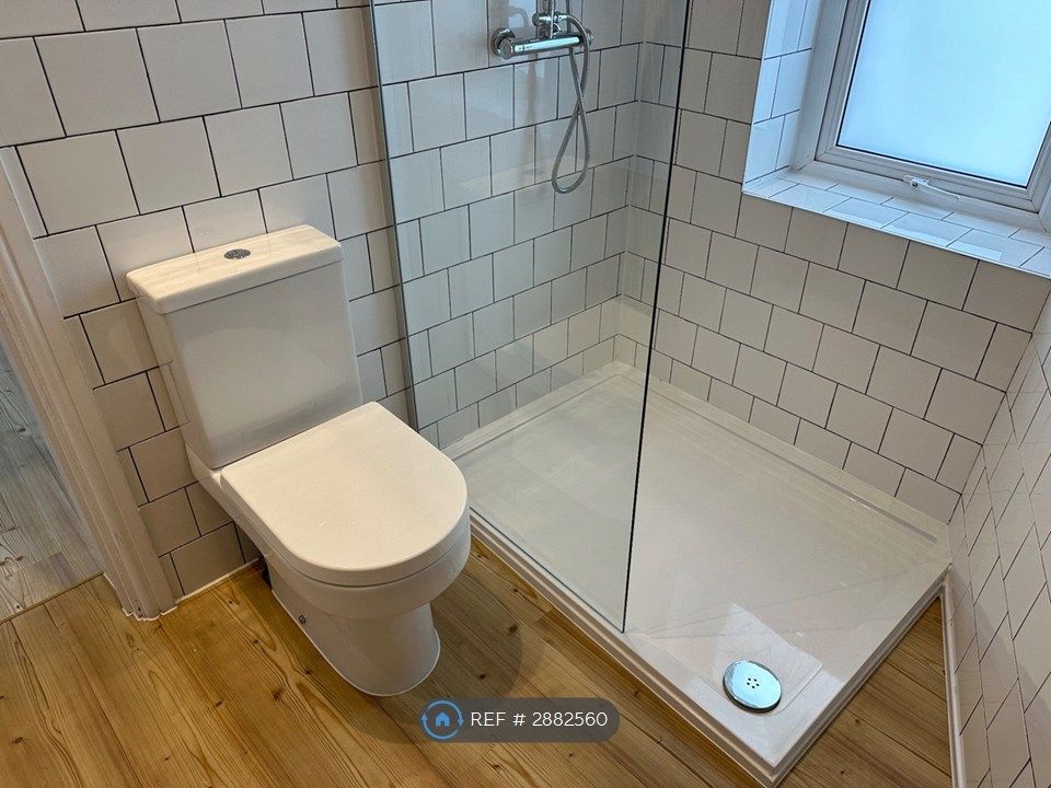 Property photo 2 of 29 En Suite Bedroom 1