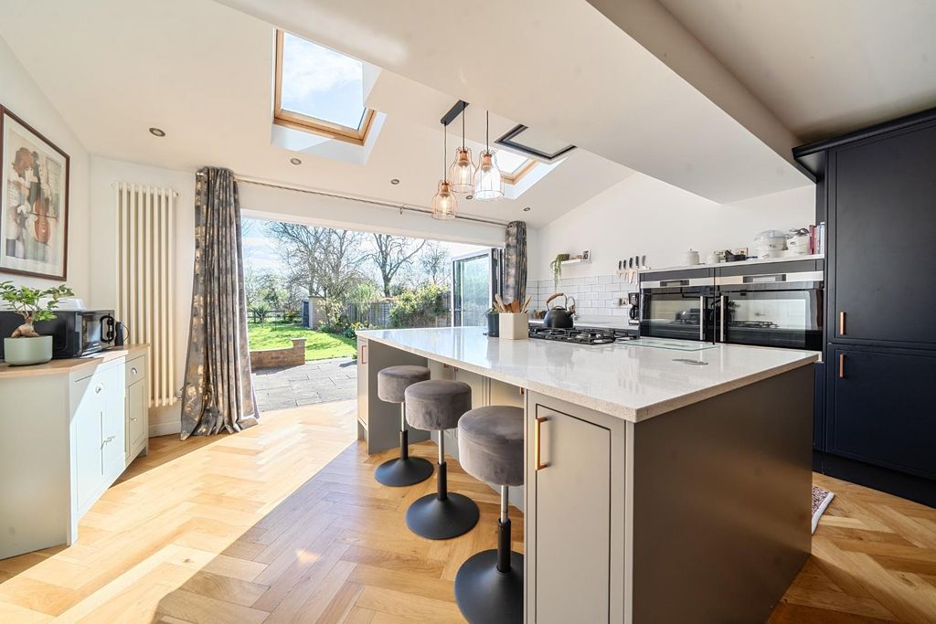 Property photo 2 of 15 1434364-21-69c400315B955.Jpg