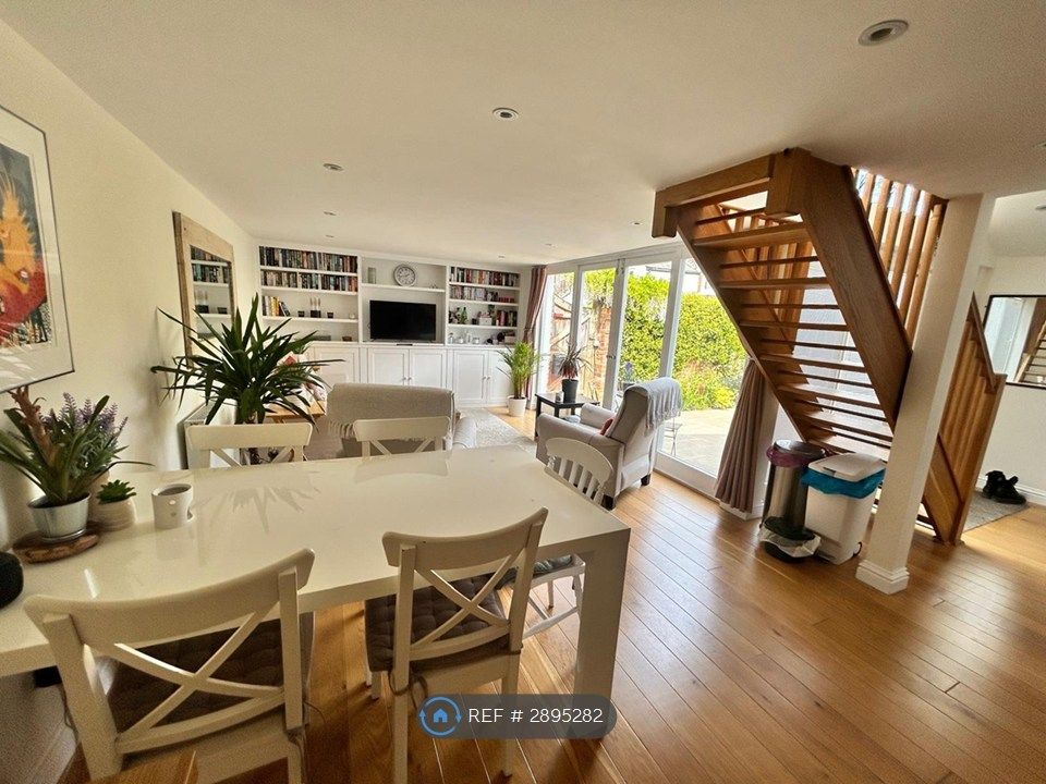 Property photo 3 of 19