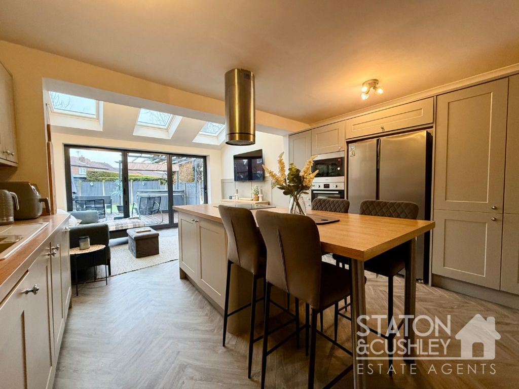 Property photo 3 of 34