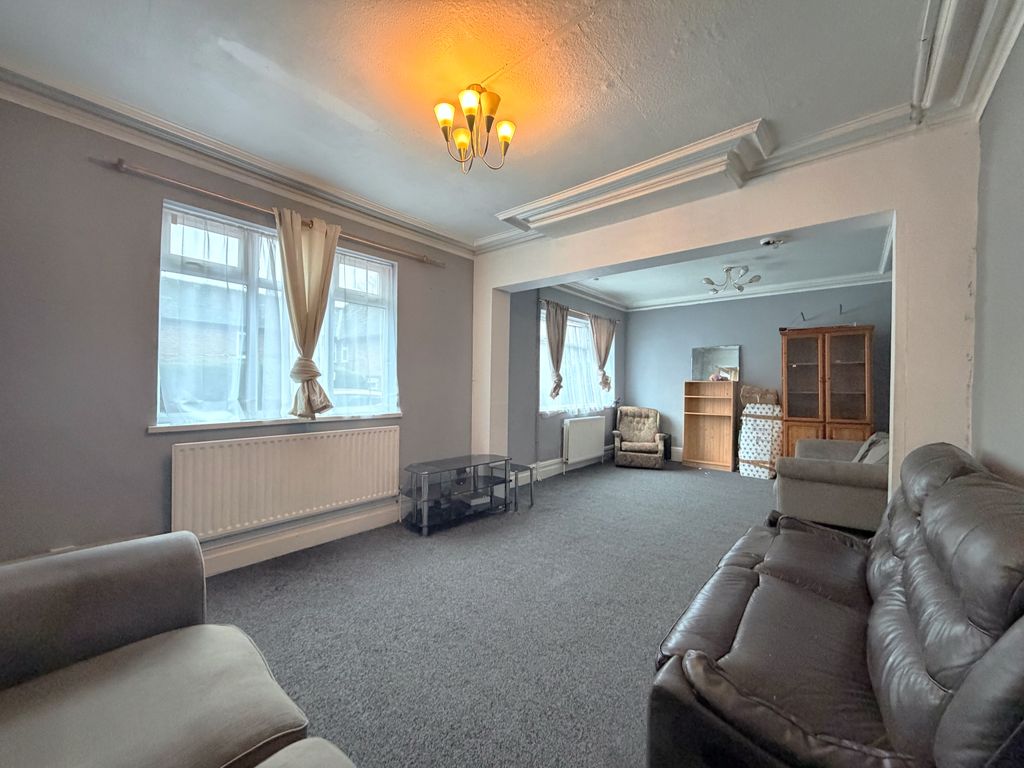 Property photo 3 of 12 54F1Bb61-C454-4Df0-99Ac-5942A2D22D2F