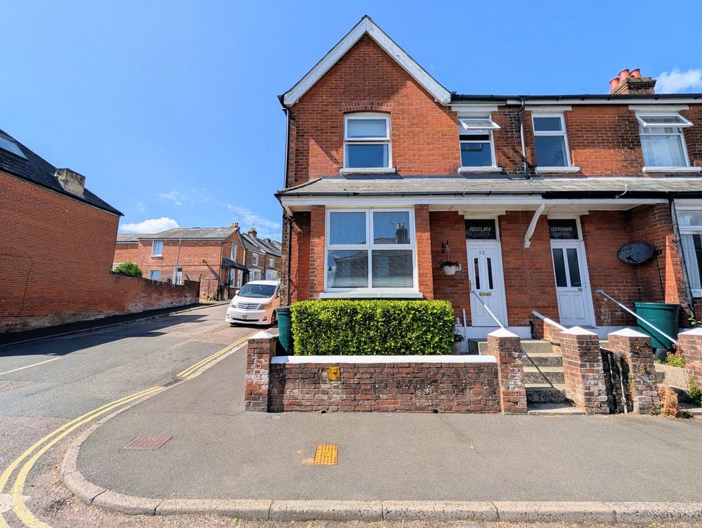 Property photo 2 of 40