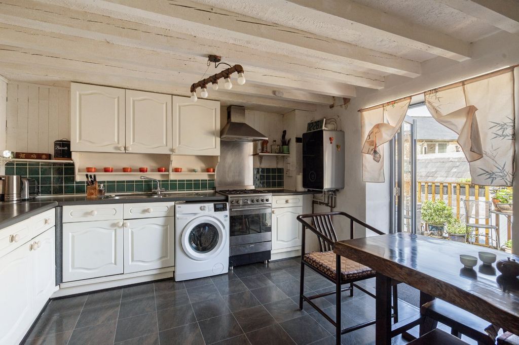 Property photo 3 of 15 Kitchen