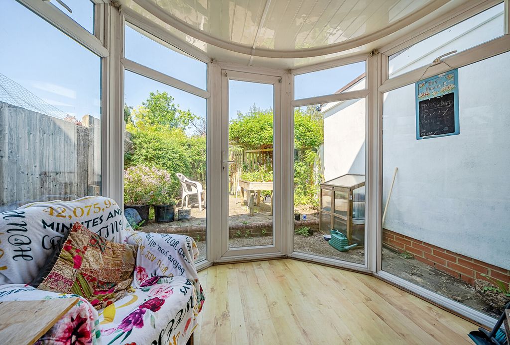 Property photo 3 of 10 6-68235d03733c4-1...