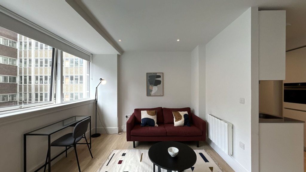 Property photo 1 of 16 Living Room