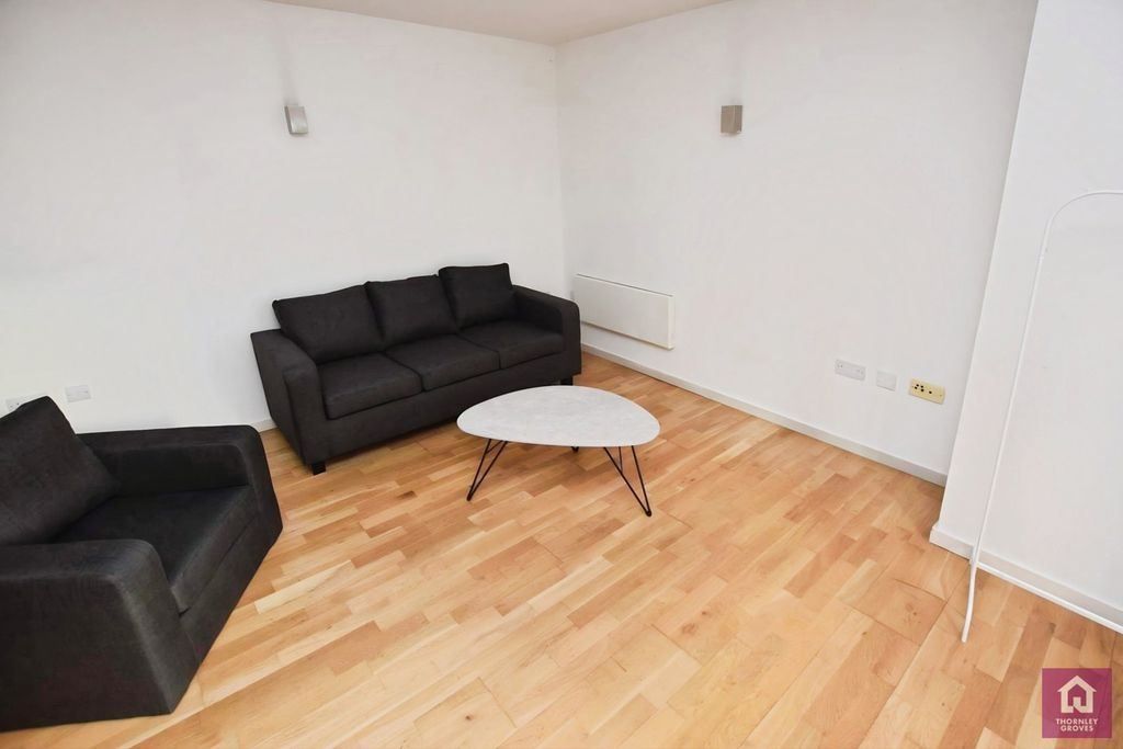 Property photo 2 of 15 Pbox-Img.Jpg