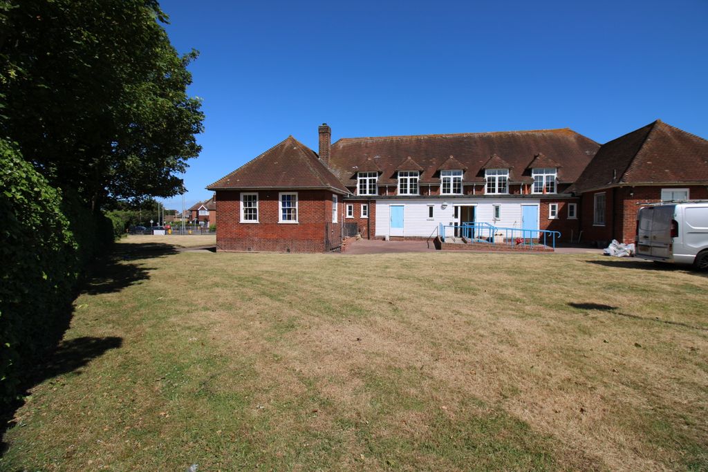 Property photo 3 of 3