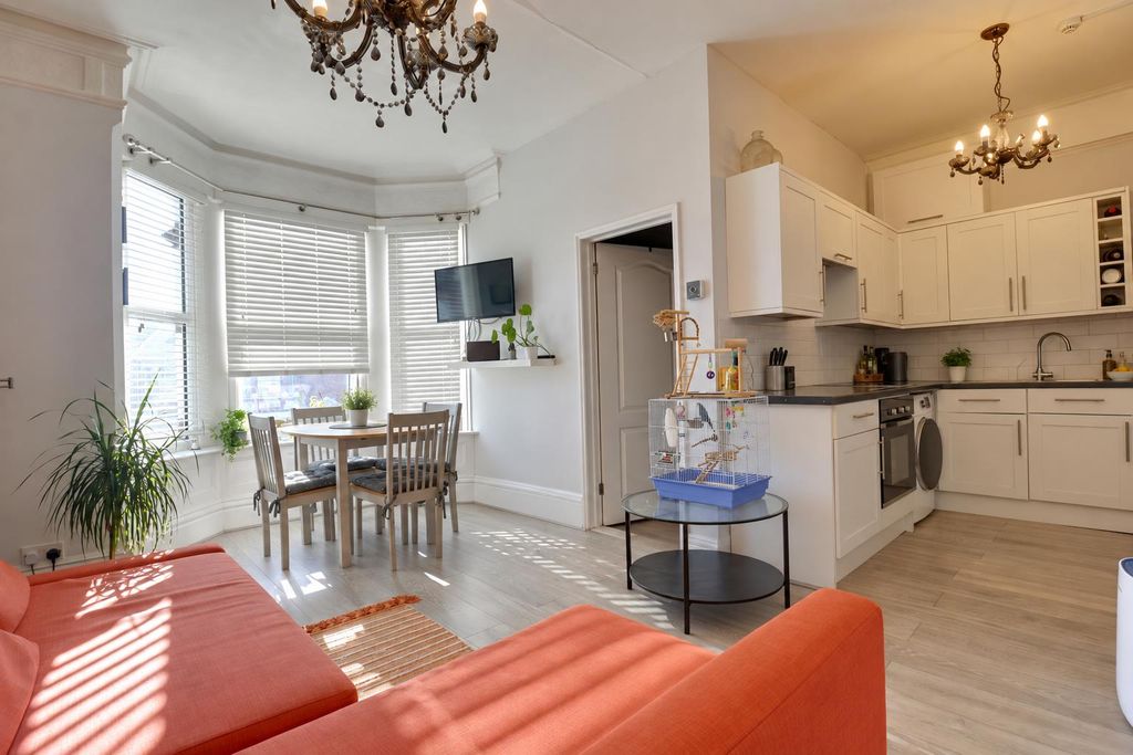 Property photo 1 of 9 67314C53-98C3-414E-8Ff7-Ab5Dff049Bf7.Png