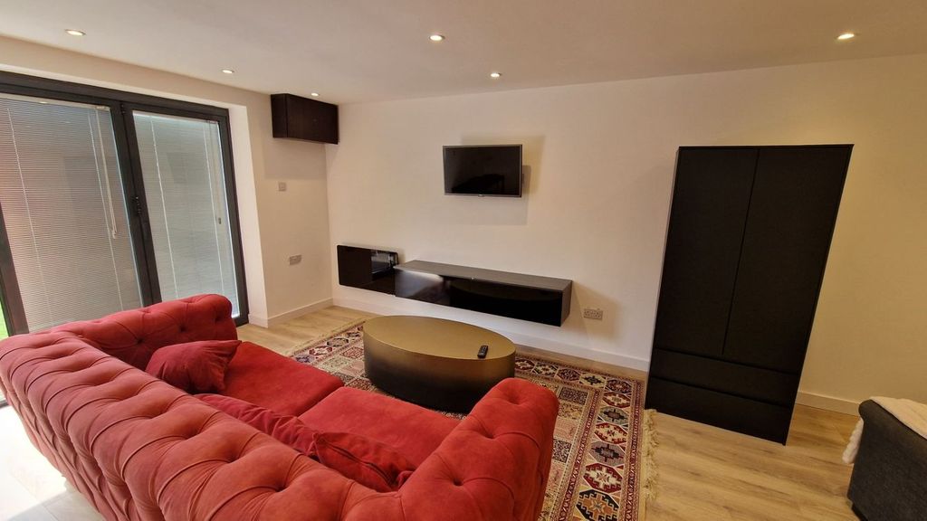 Property photo 2 of 6 Brand New Studio Flat
