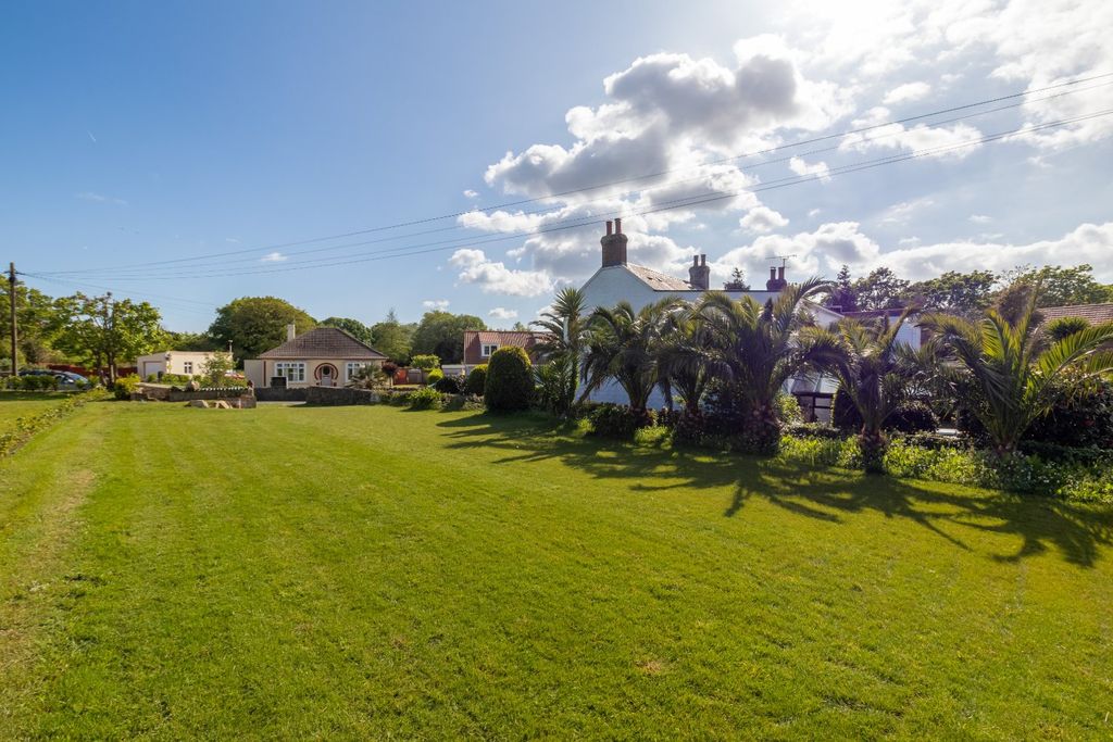 Additional image 9 of 5 bed detached house for saleRoute De La Charruée, Vale, Guernsey GY6